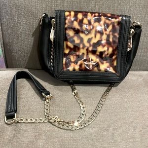 Pour La Victoire purse